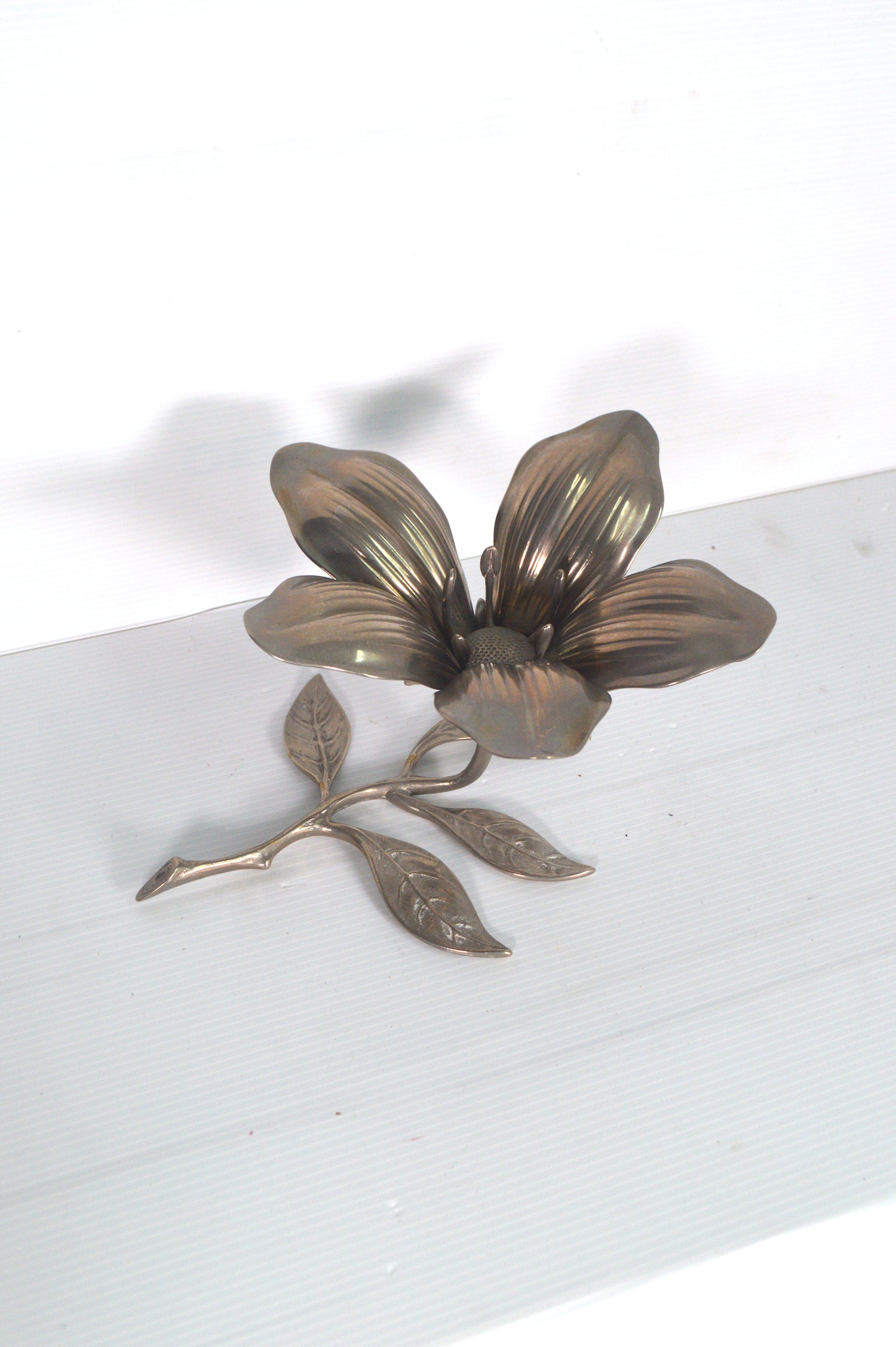 ancien-cendrier-fleur