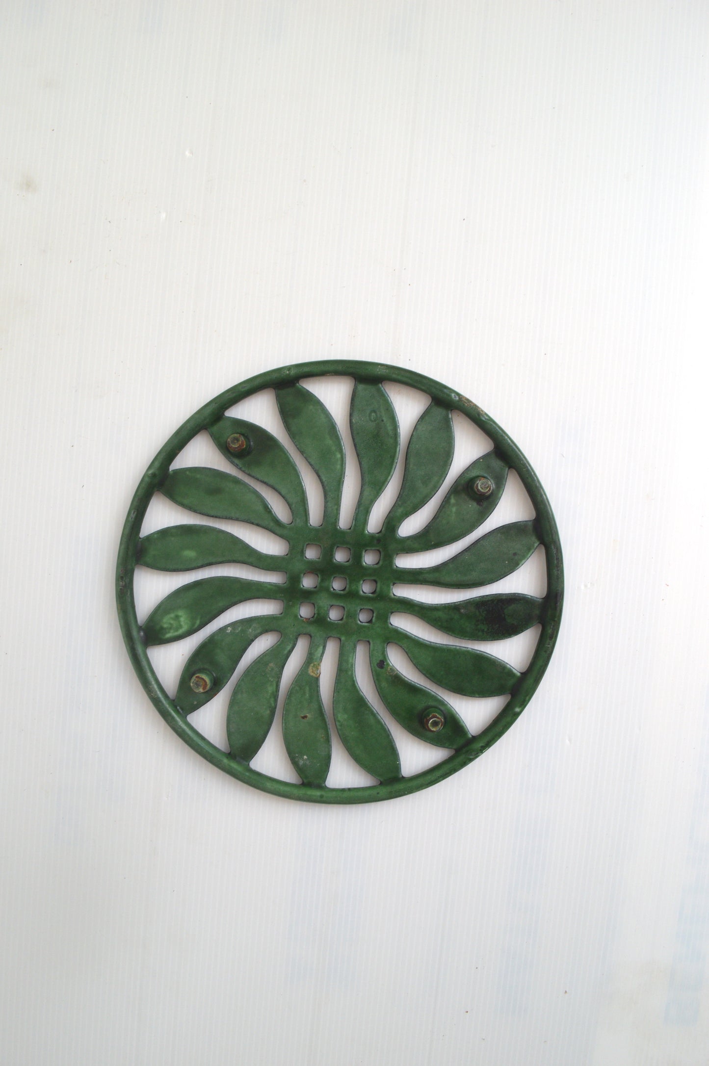 ancien-dessous-de-plat-vert