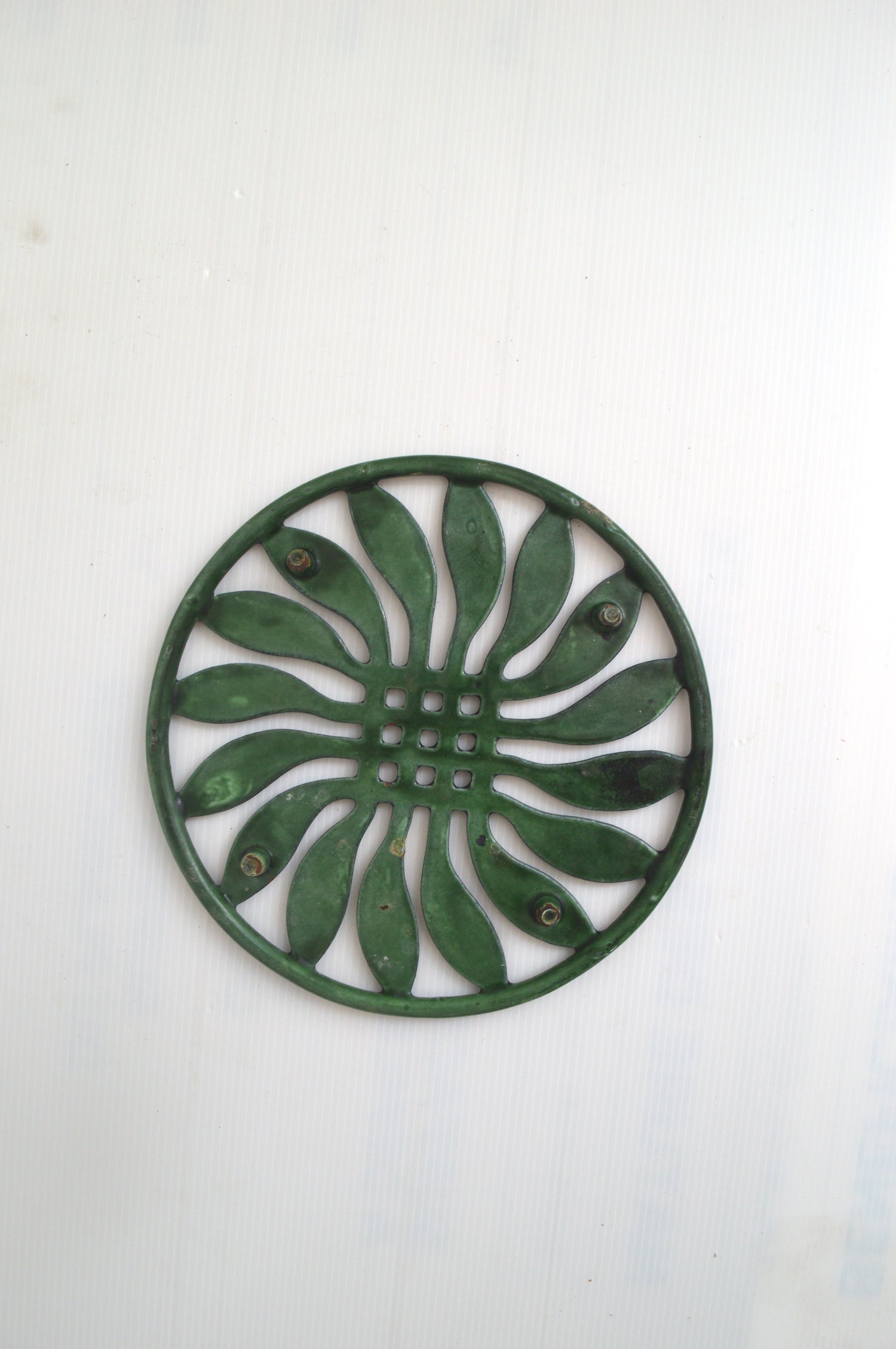 ancien-dessous-de-plat-vert
