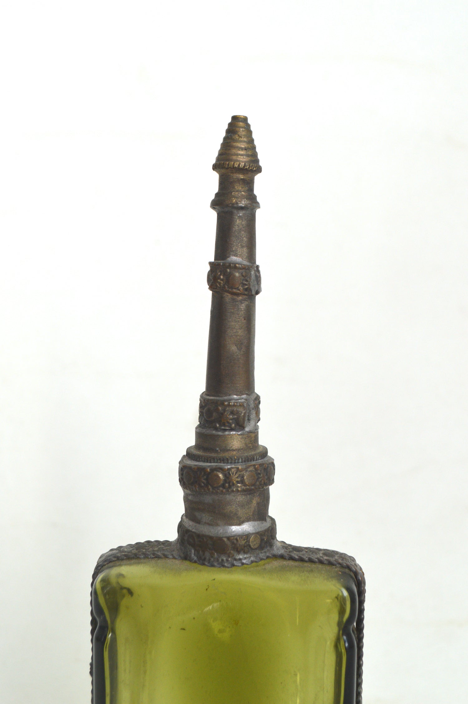 ancien-flacon-en-verre
