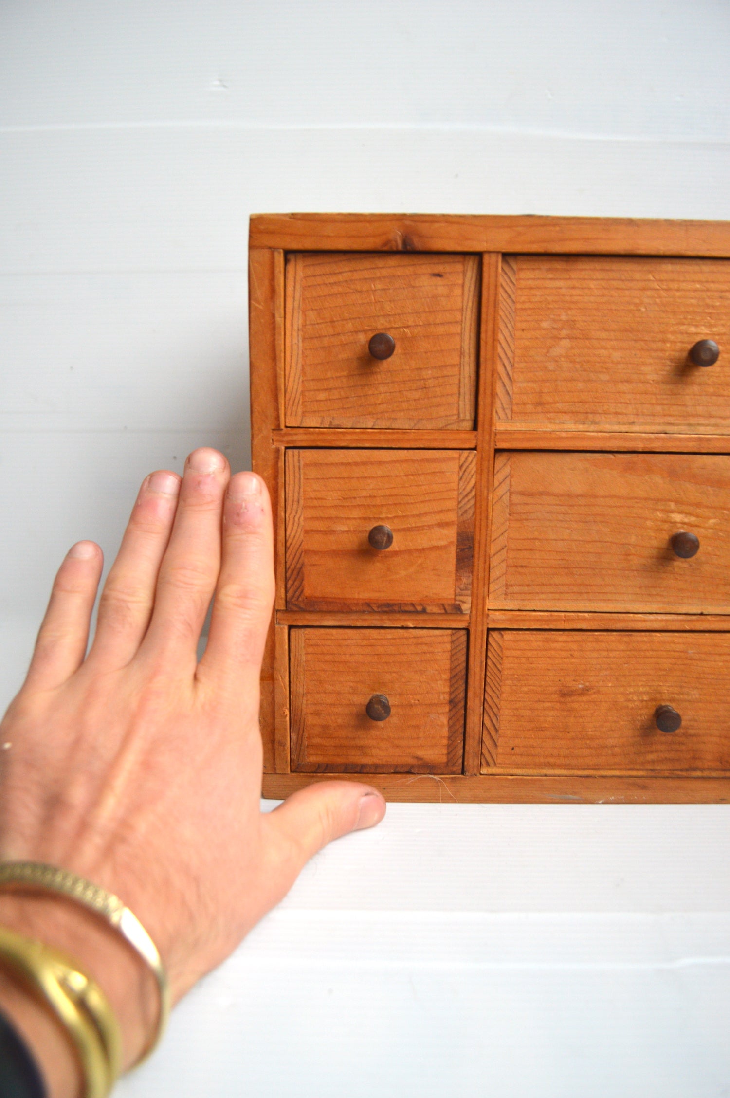 ancien-meuble-de-rangement