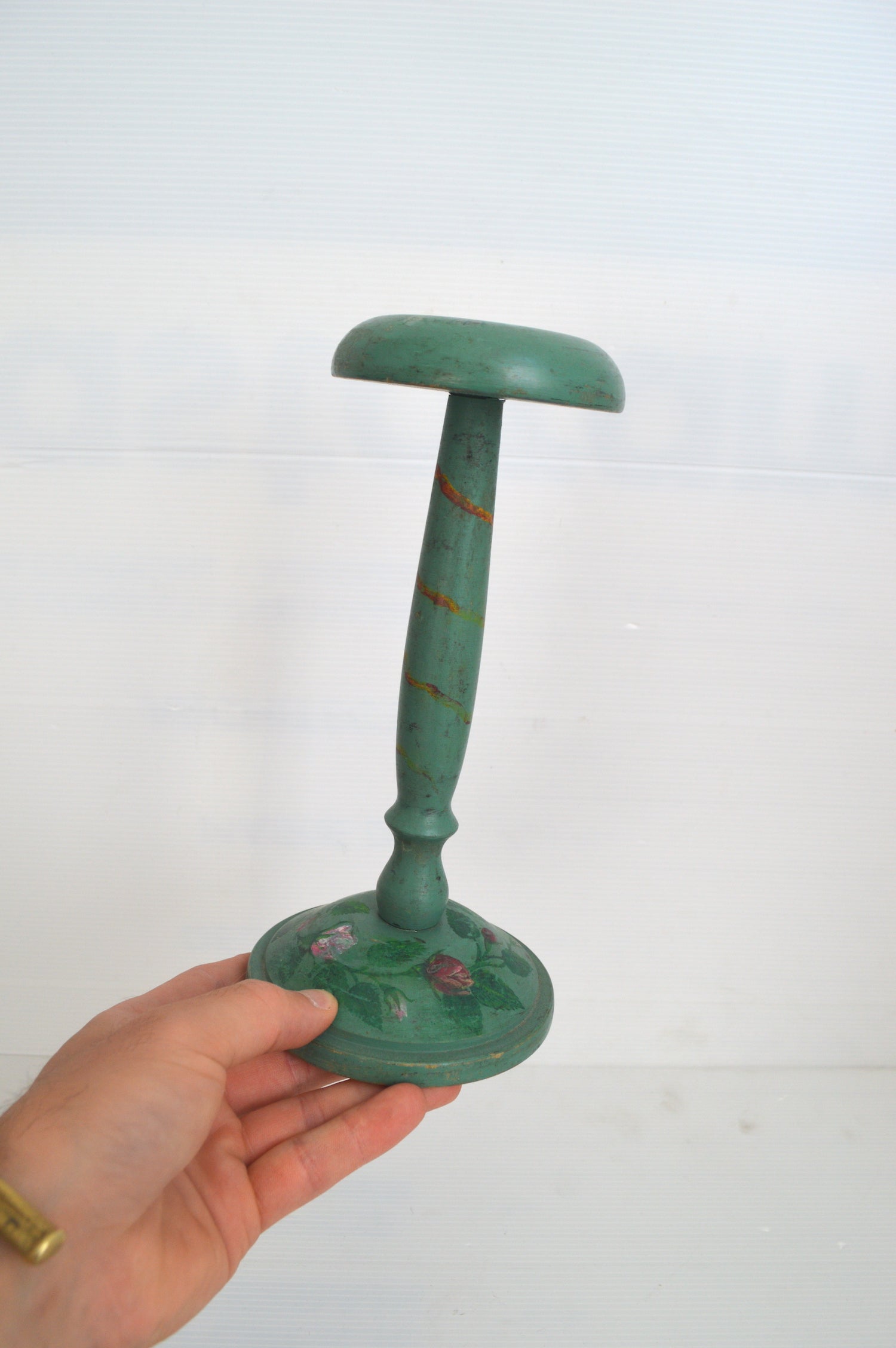 ancien-porte-chapeau-en-bois