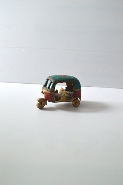ancien-tuk-tuk-en-laiton