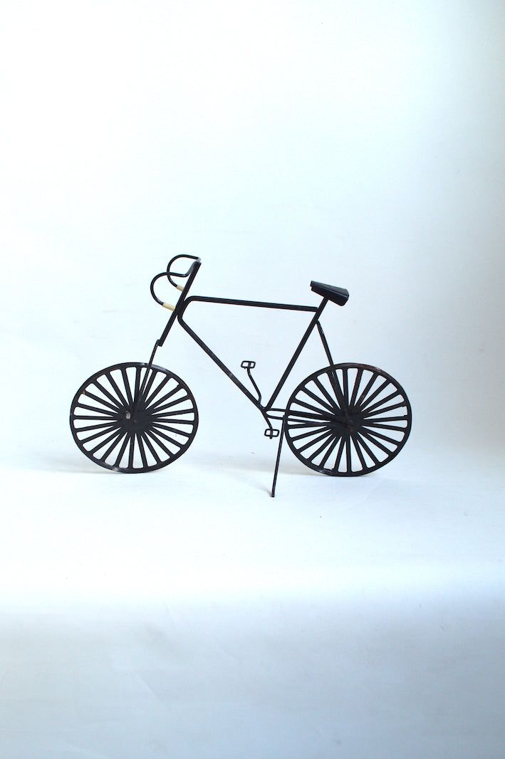 ancien-vélo-en-métal