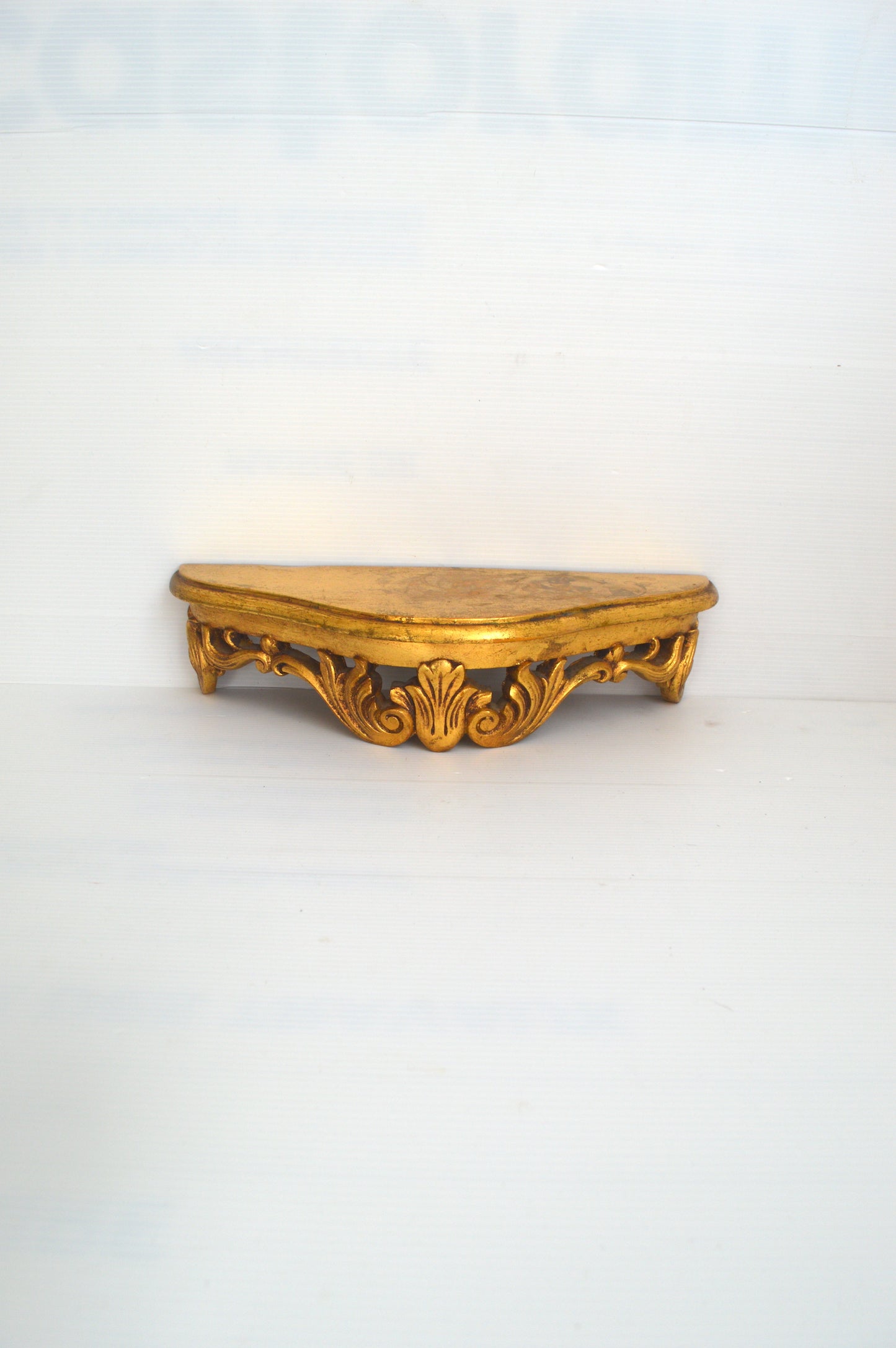 ancienne-console-dorée