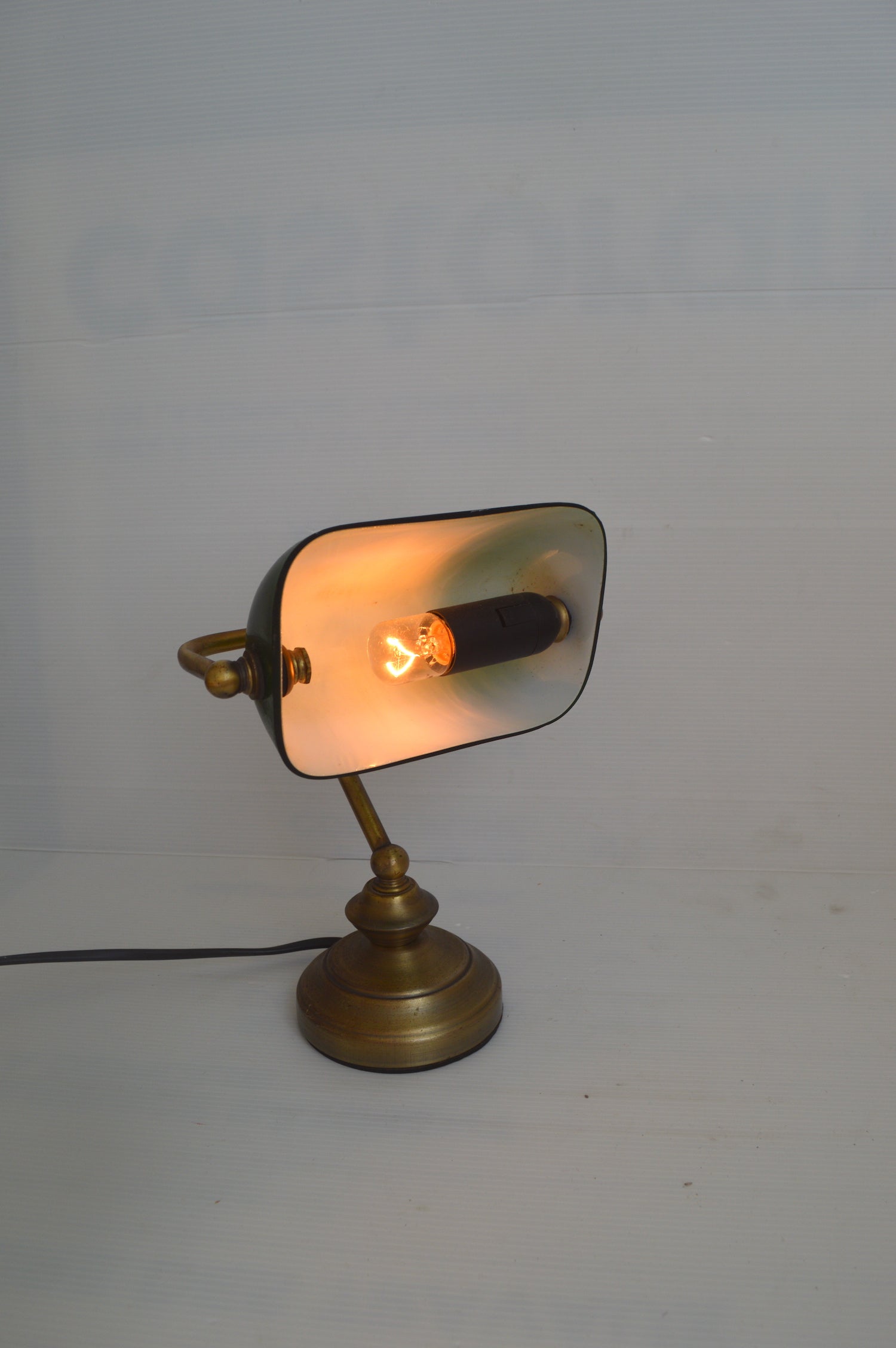 ancienne-lampe-de-banquier