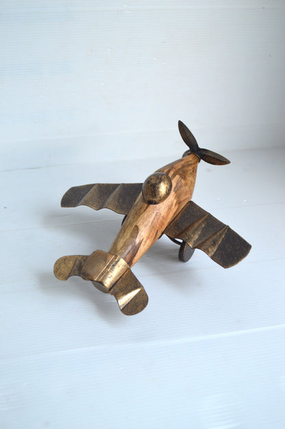Avion en bois