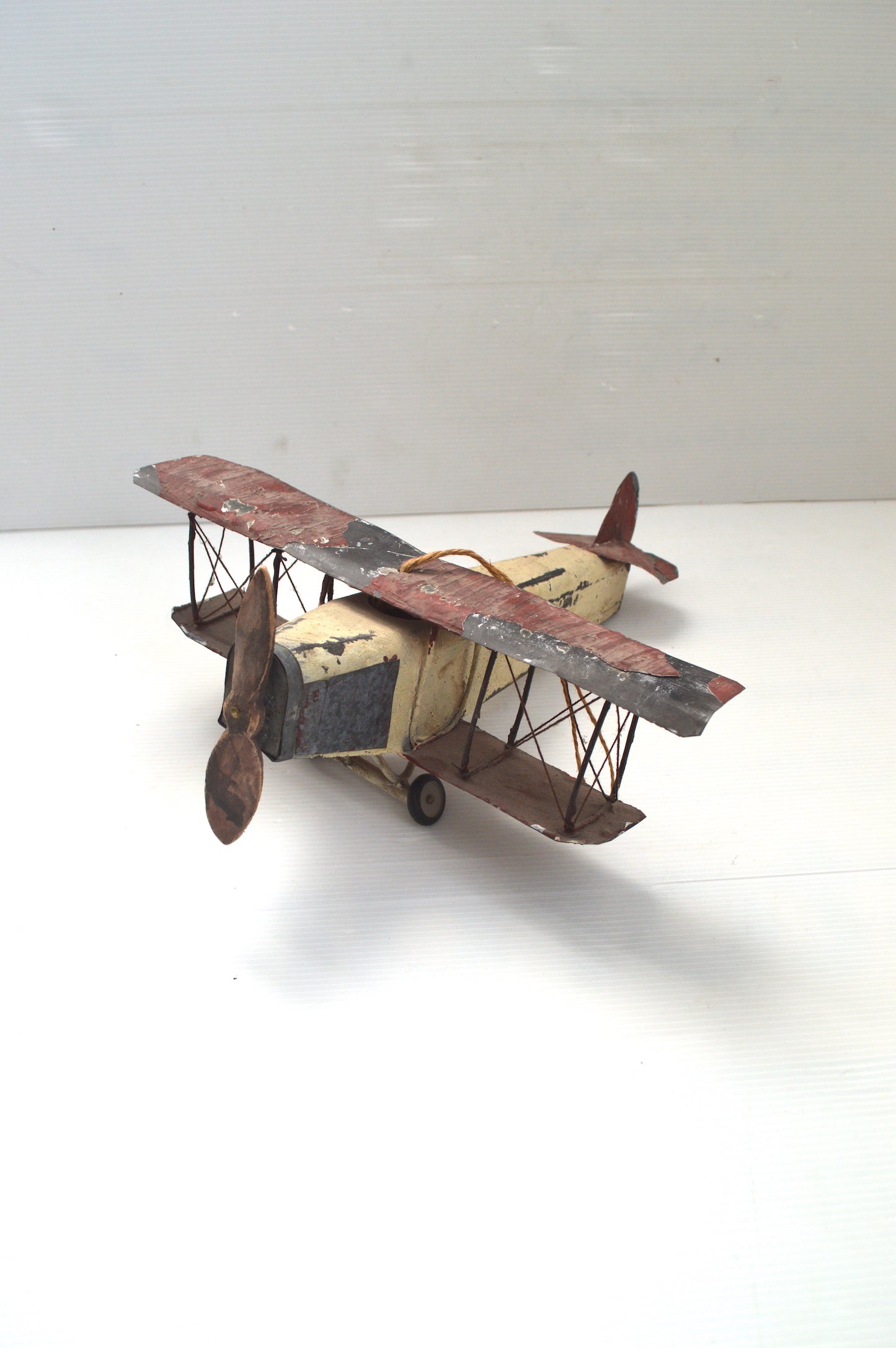 avion-en-métal