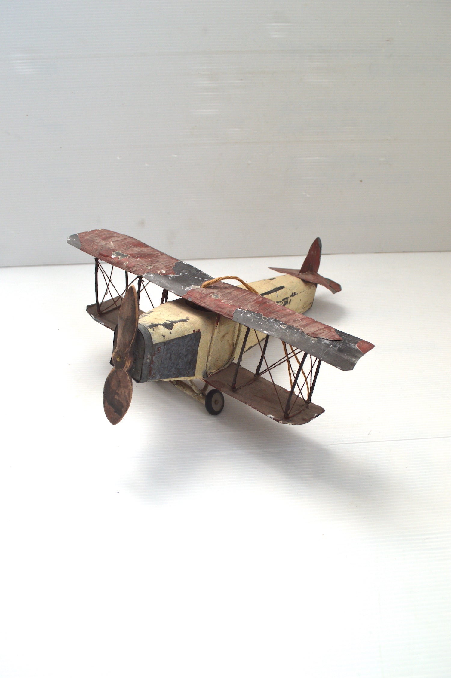 avion-en-métal