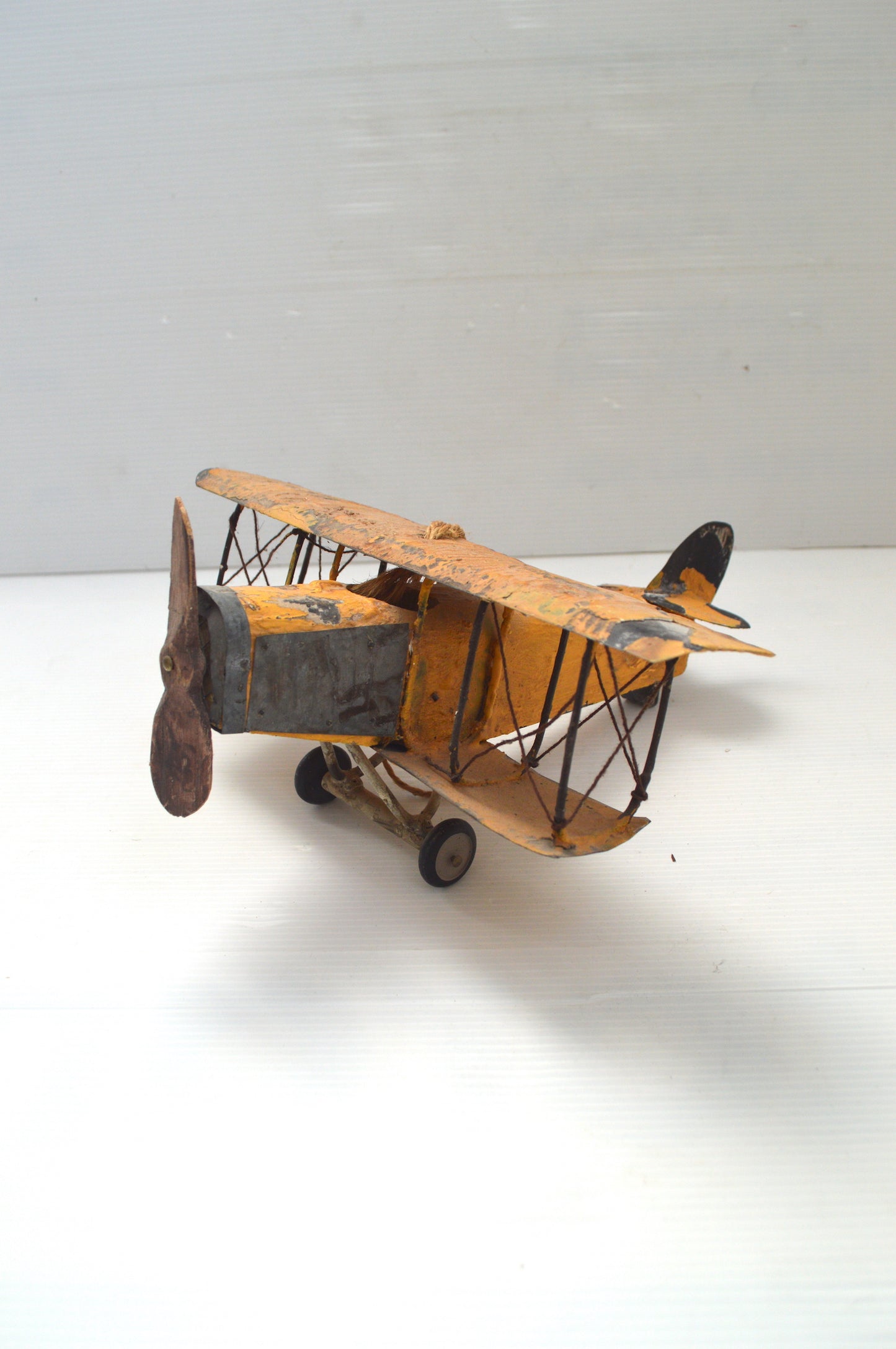 avion-en-métal