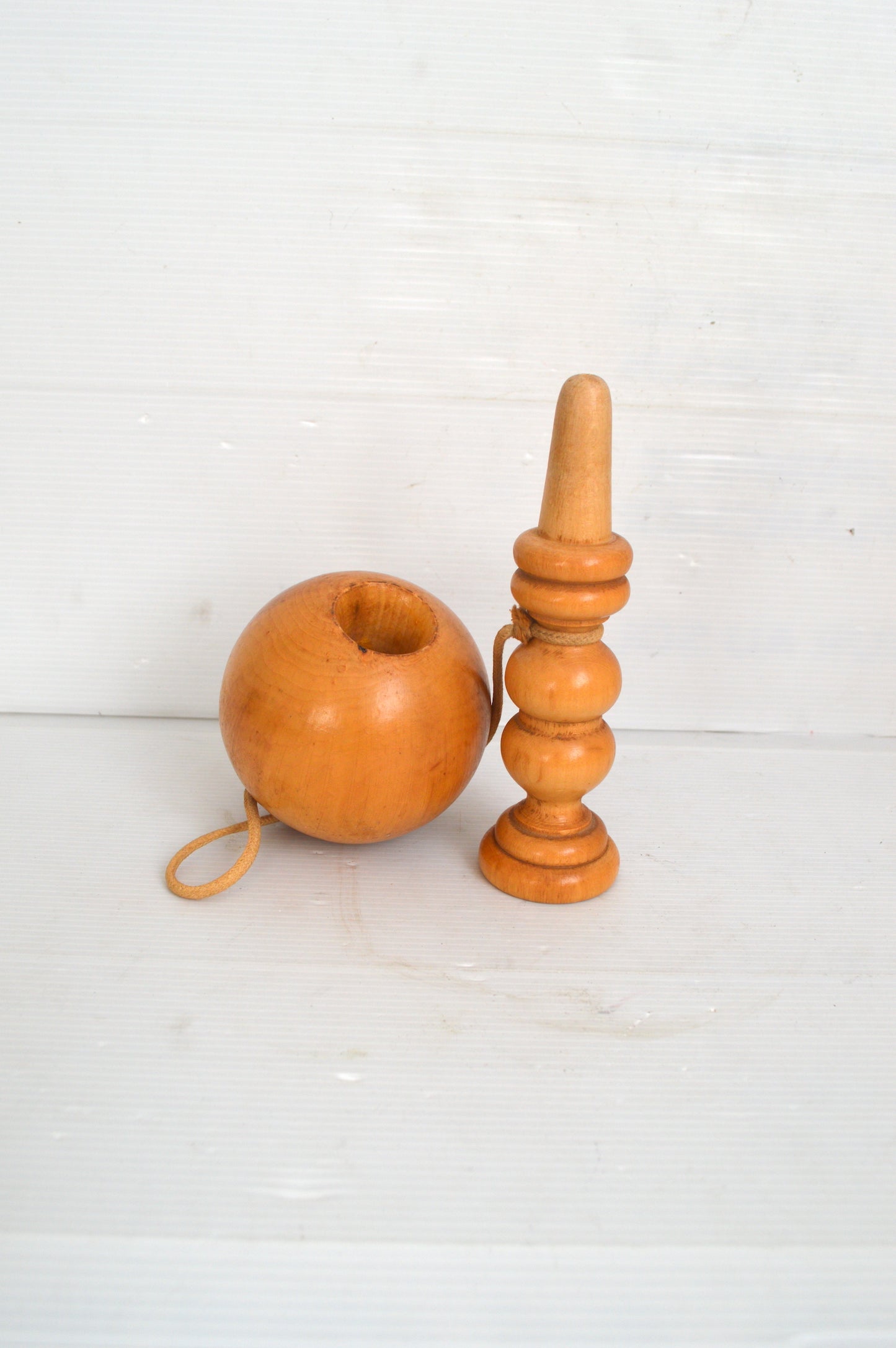 bilboquet-vintage-en-bois
