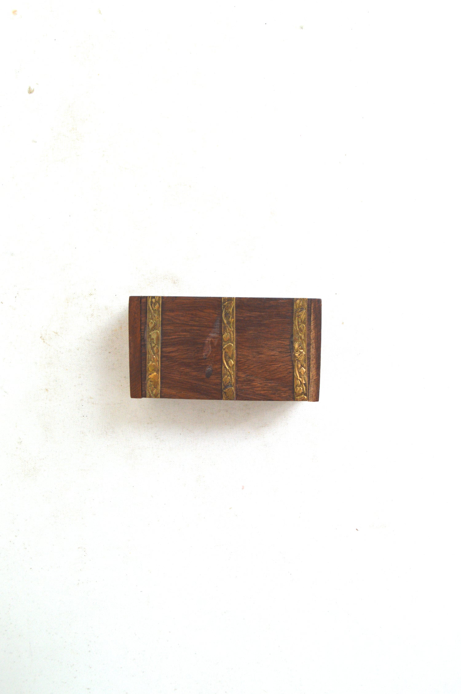 boite-en-bois-et-laiton