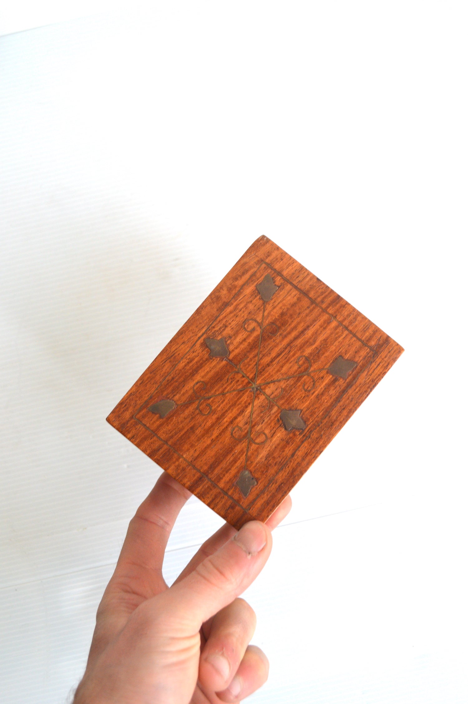 boite-de-cartes-en-bois