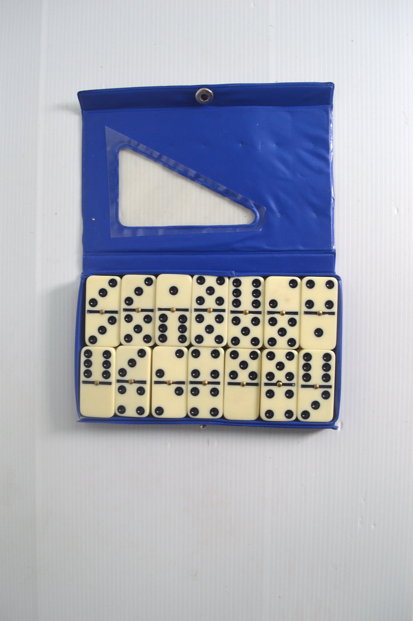 Boîte de dominos