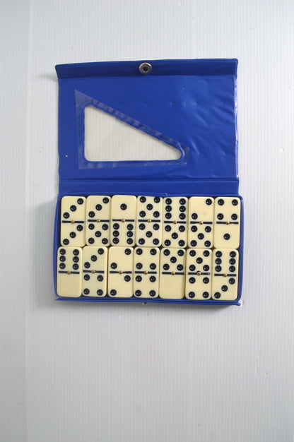 Boîte de dominos