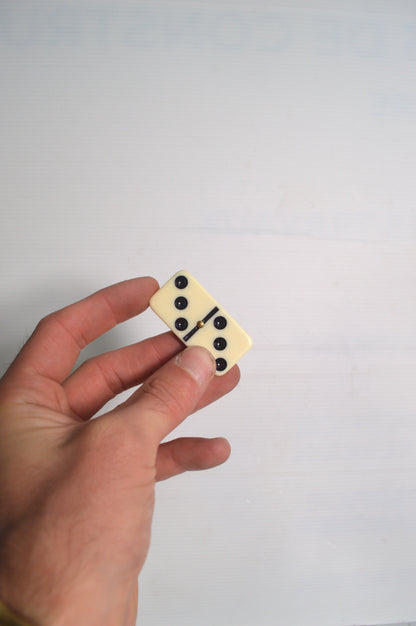 Boîte de dominos