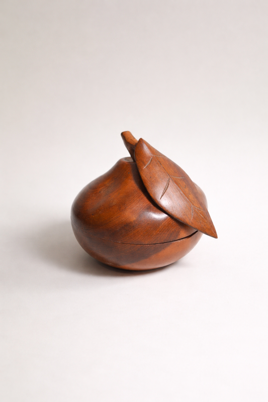 Boîte poire en bois sculpté