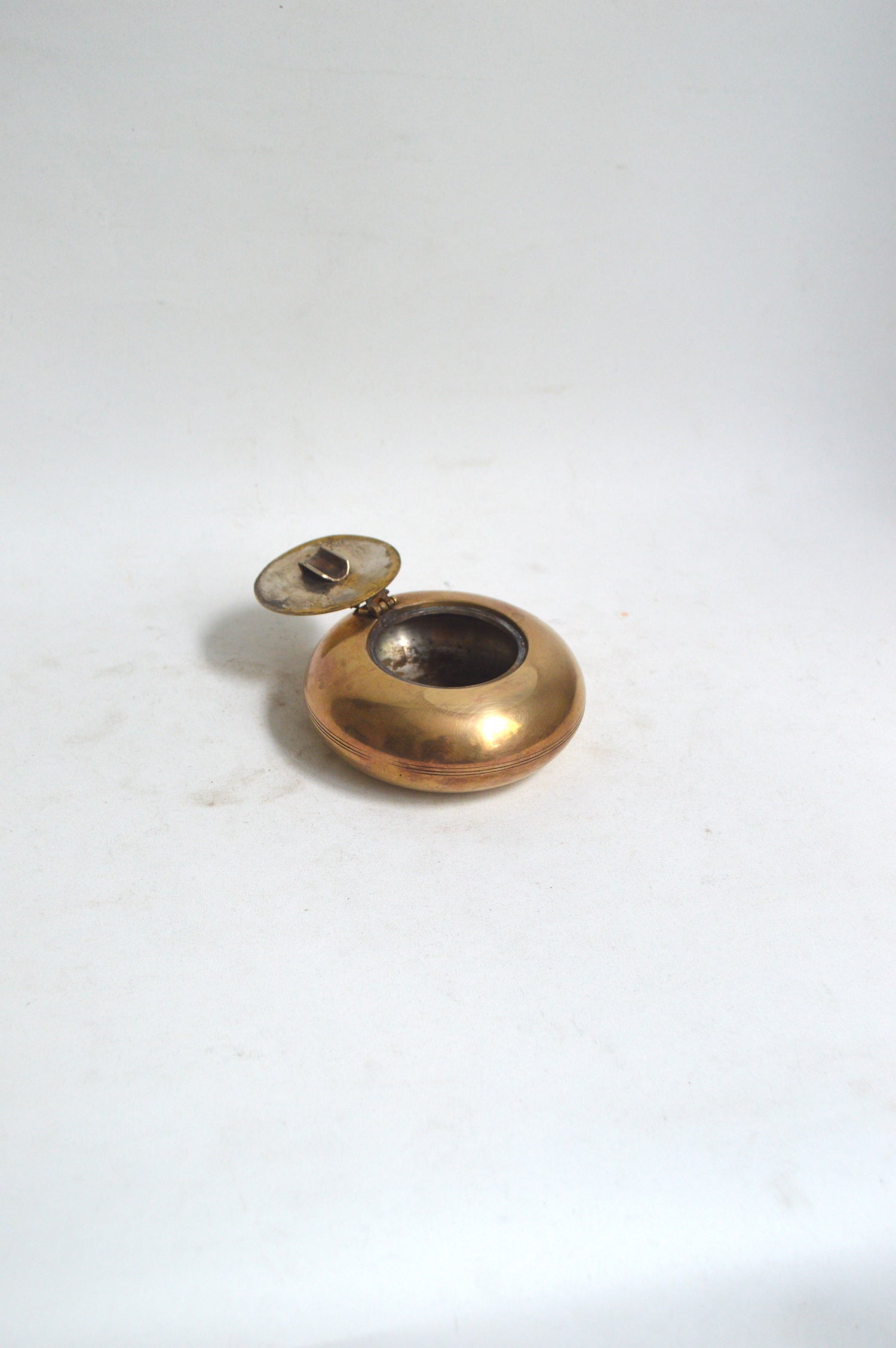 boite-vintage-en-laiton