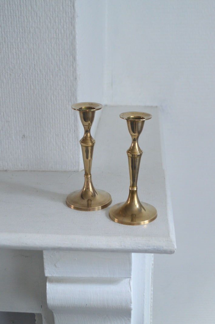 ancienne paire de bougeoirs en laiton