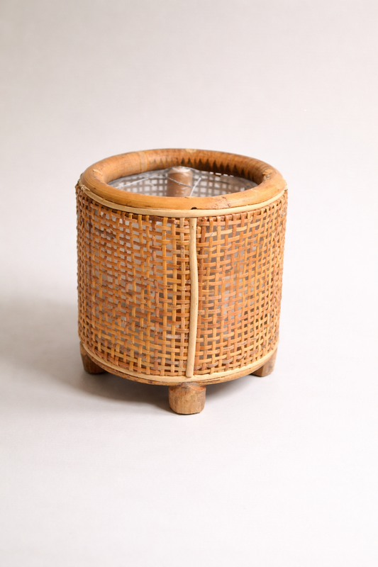 Petit cache-pot en rotin