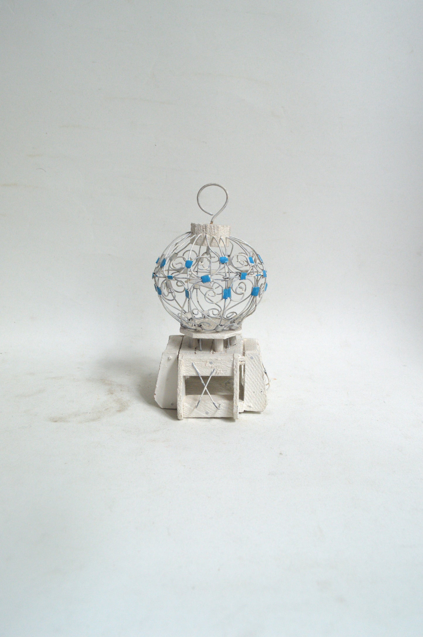 cage-à-oiseaux-blanche