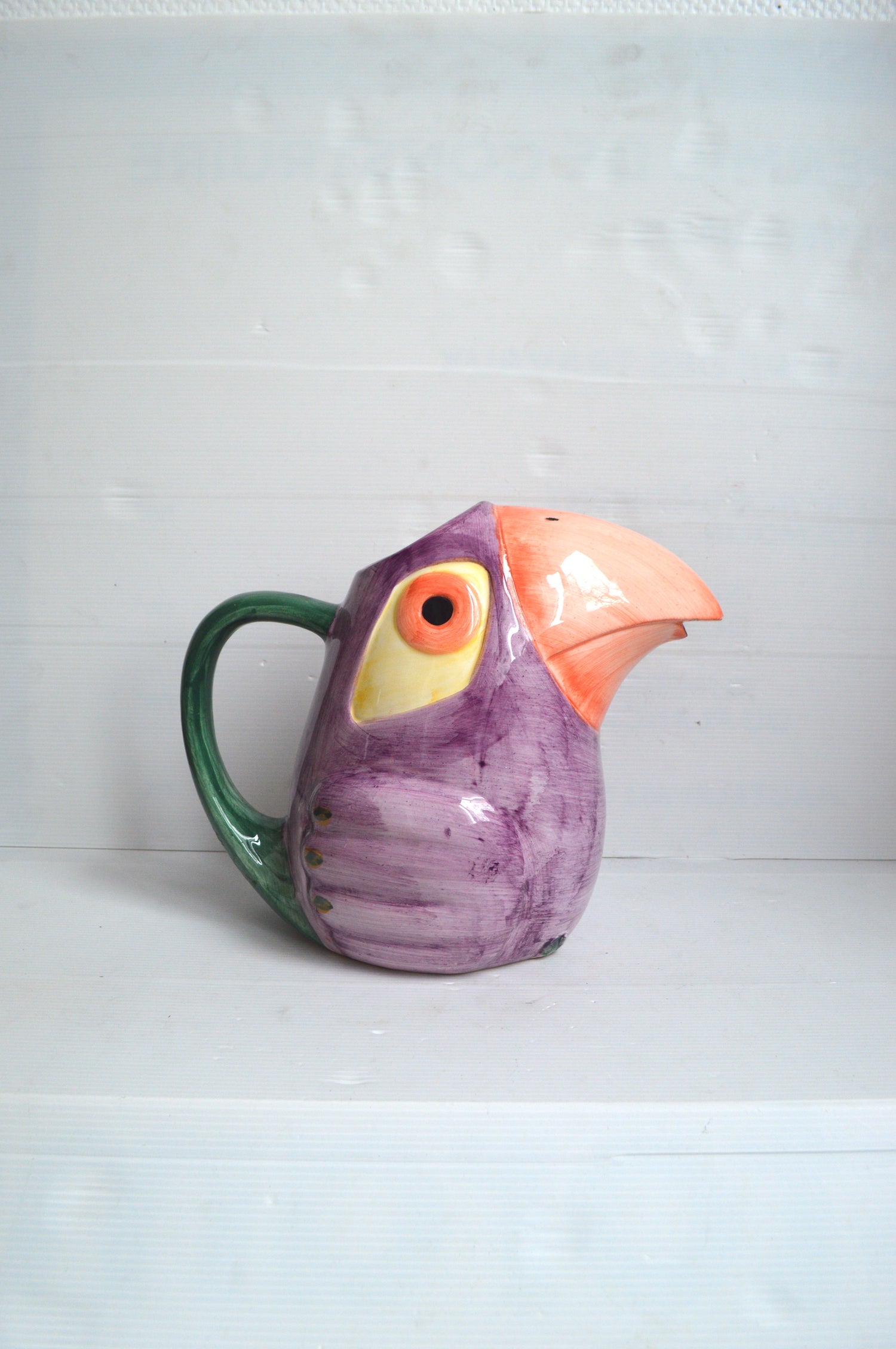 carafe-toucan