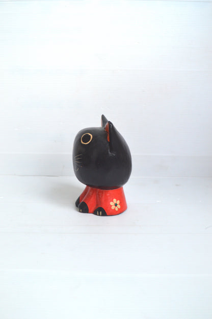 Chat japonais en bois