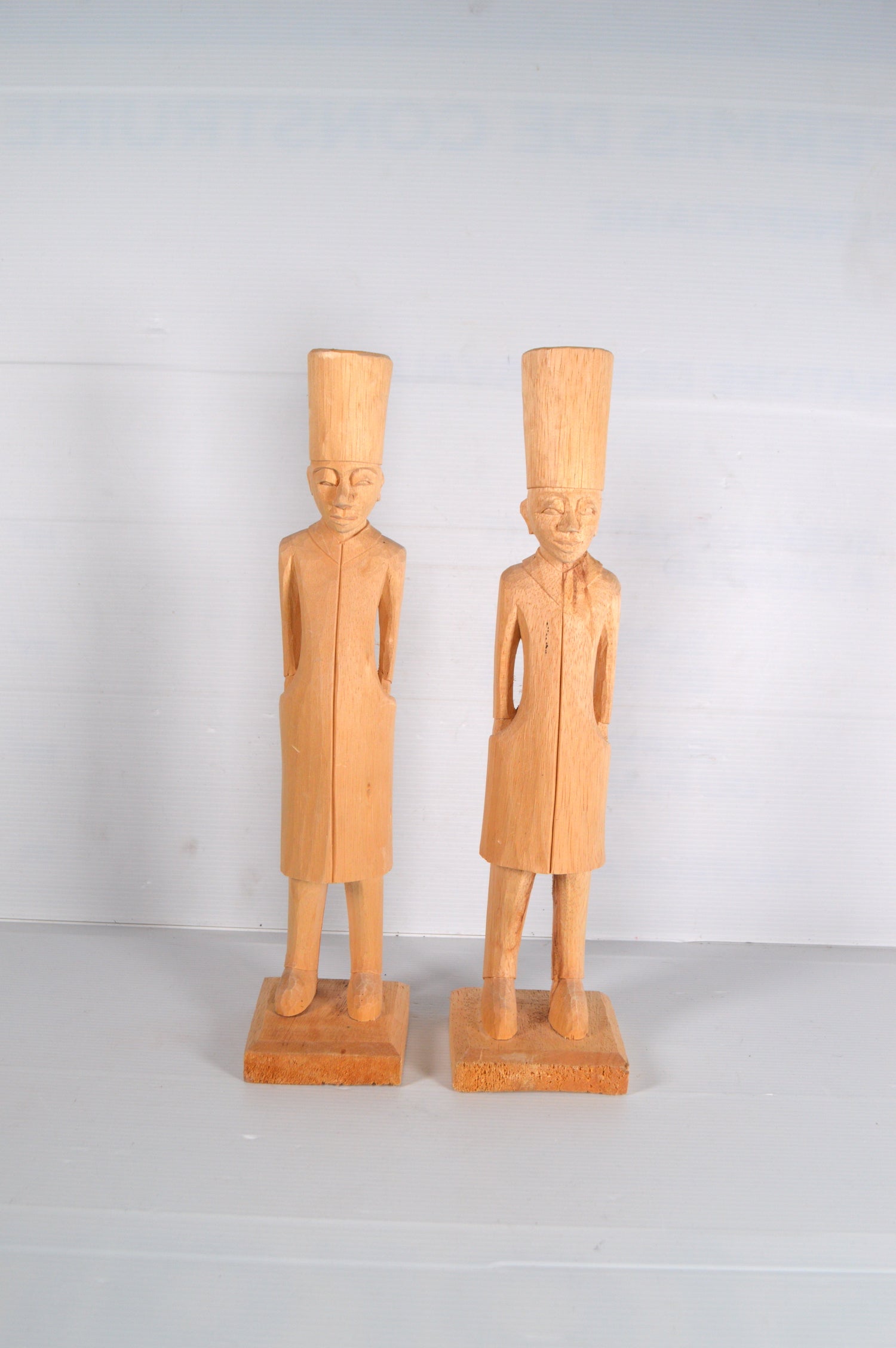 chef-de-cuisine-en-bois-sculpté
