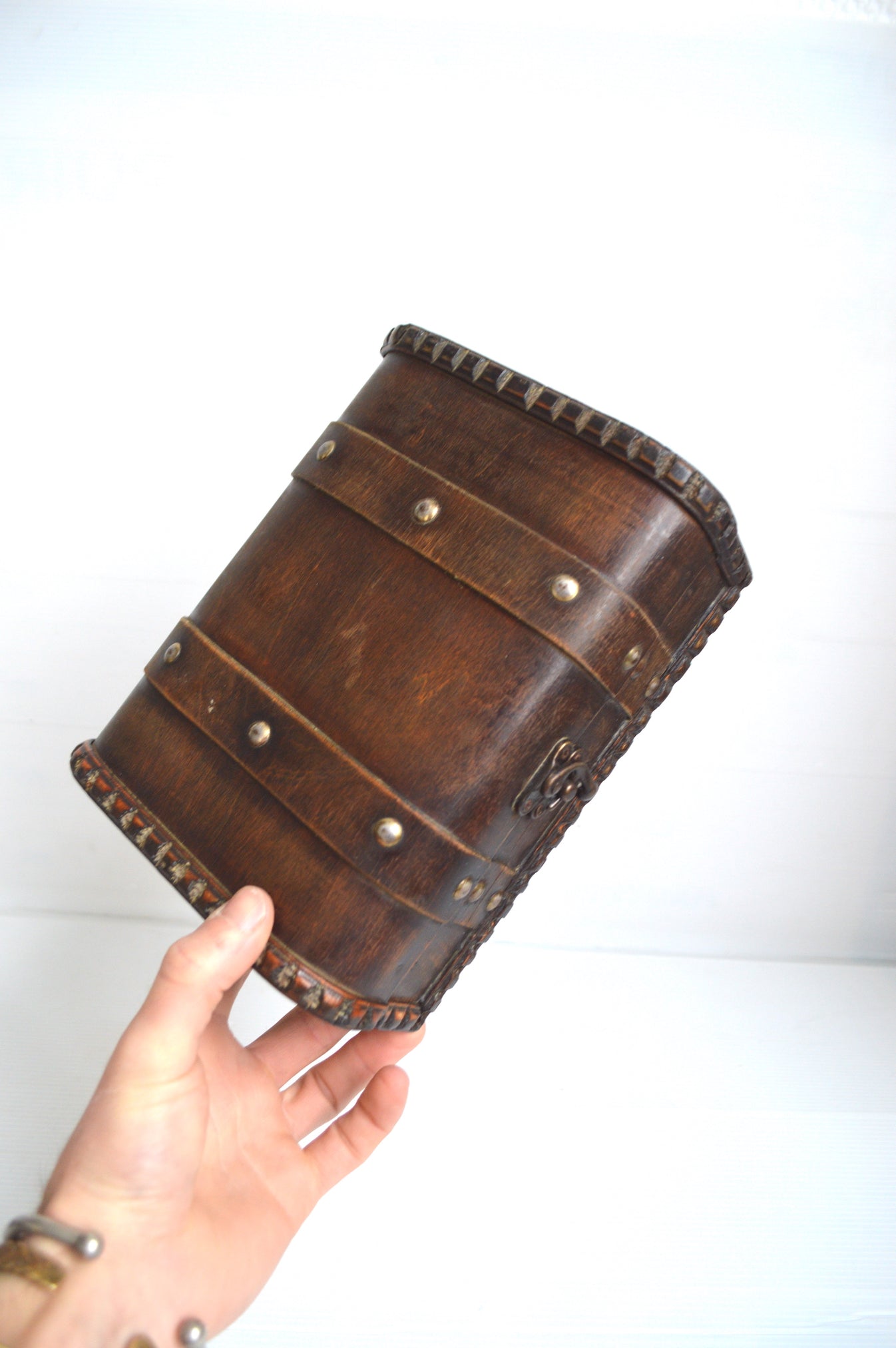 Petit COFFRE ORIENTAL en CUIR Marron