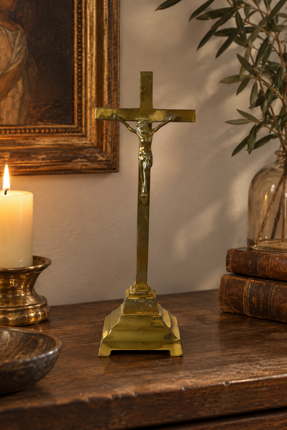 Crucifix en laiton