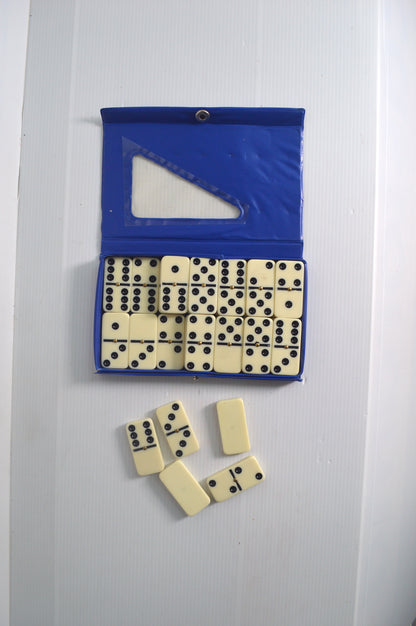 Boîte de dominos
