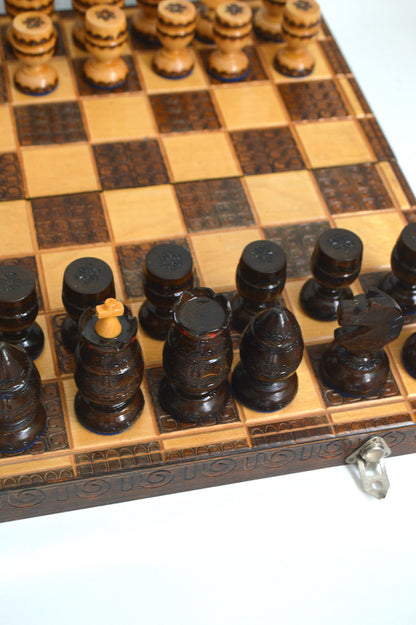 Boite d'échecs en bois
