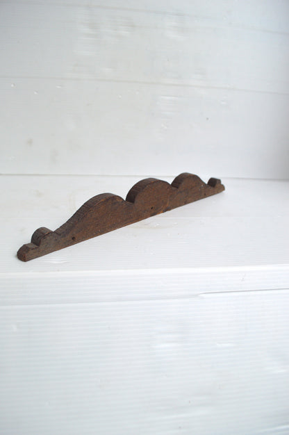 fronton-en-bois-sculpté