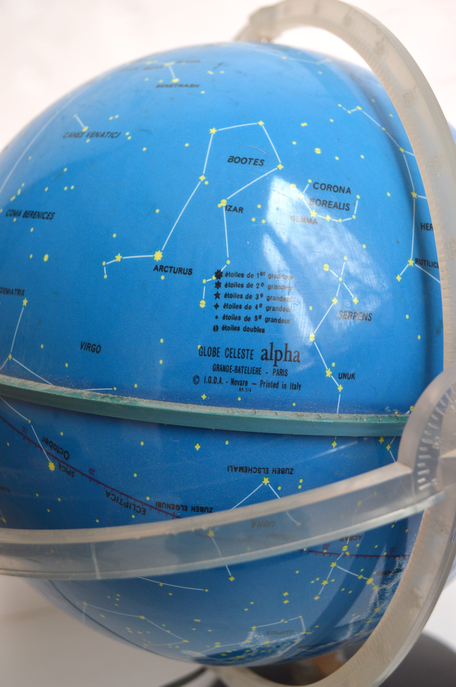 globe-celeste-alpha-lumineux