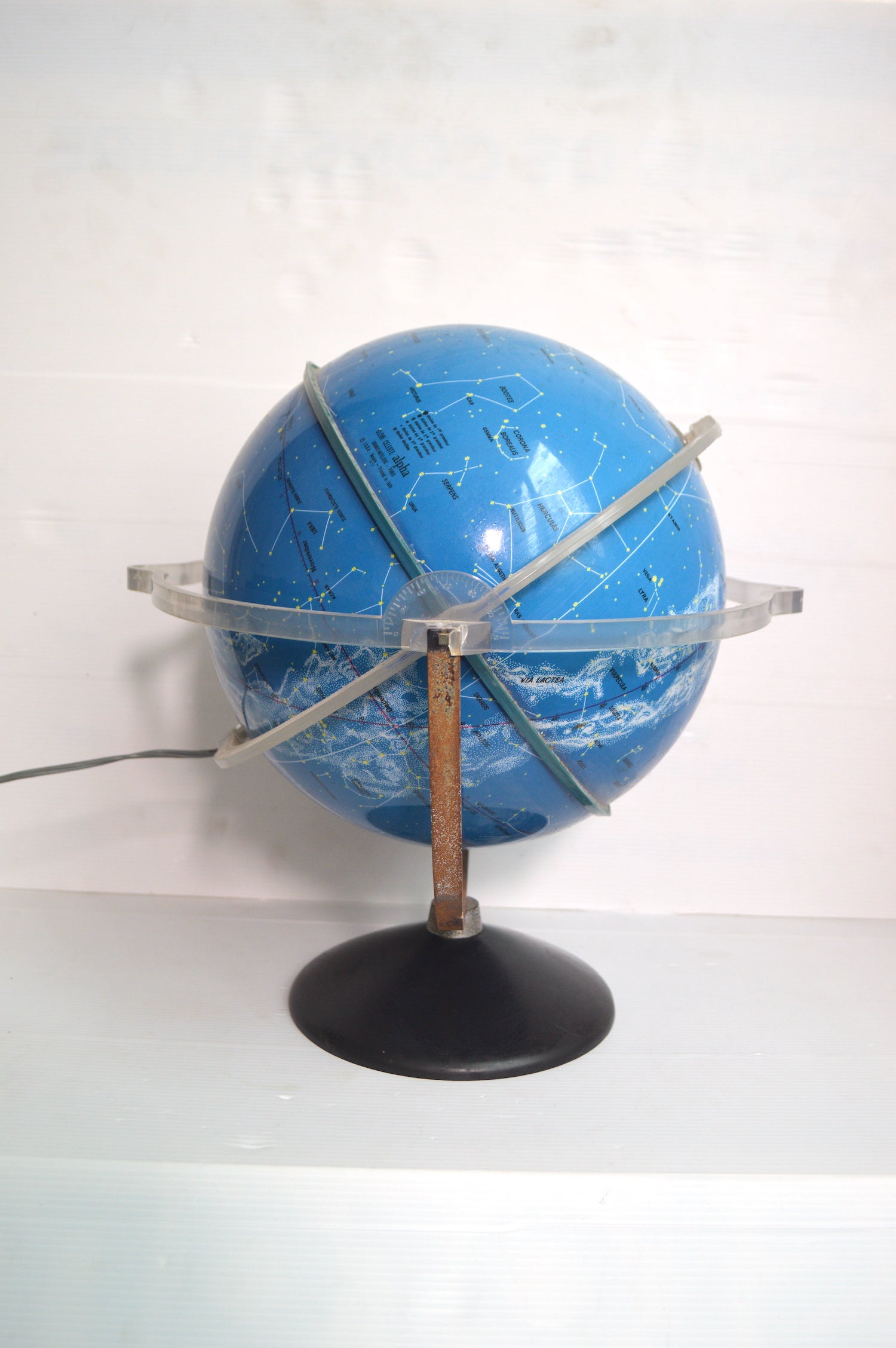 globe-celeste-lumineux