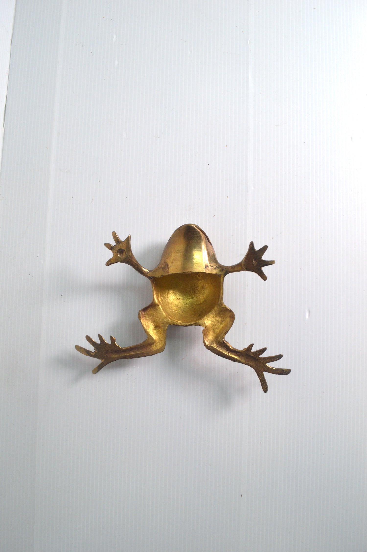 grenouille-en-laiton