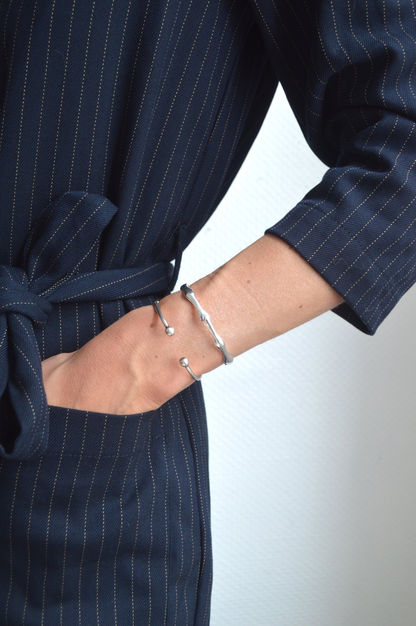 jonc-reglable-en-argent