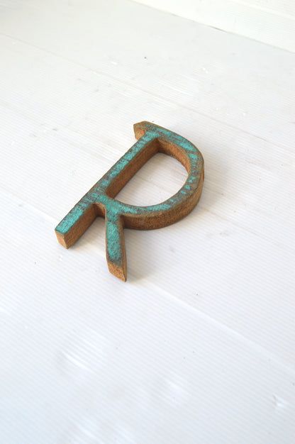 lettre-à-accrocher-en-bois