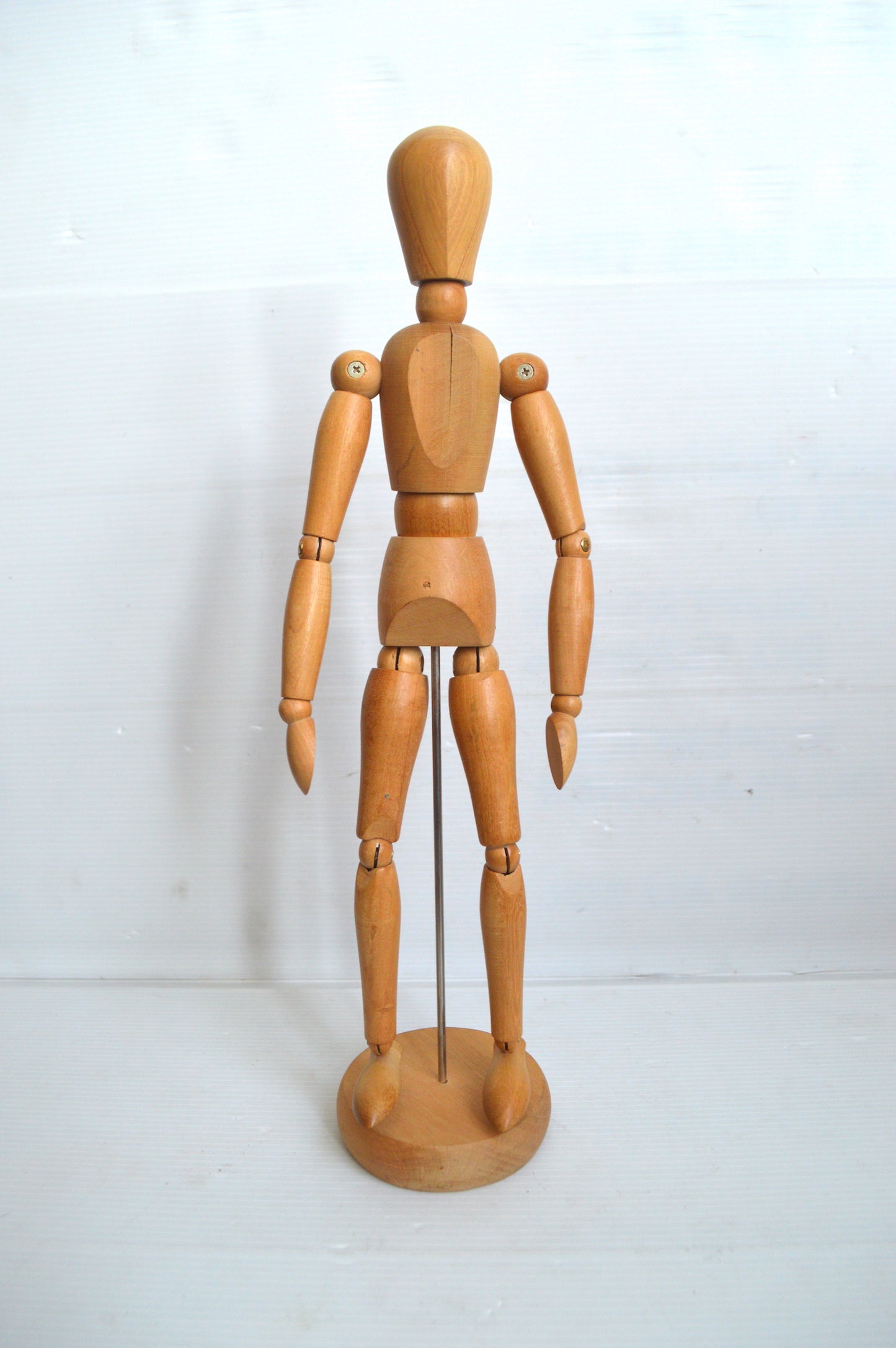mannequin-articulé-en-bois