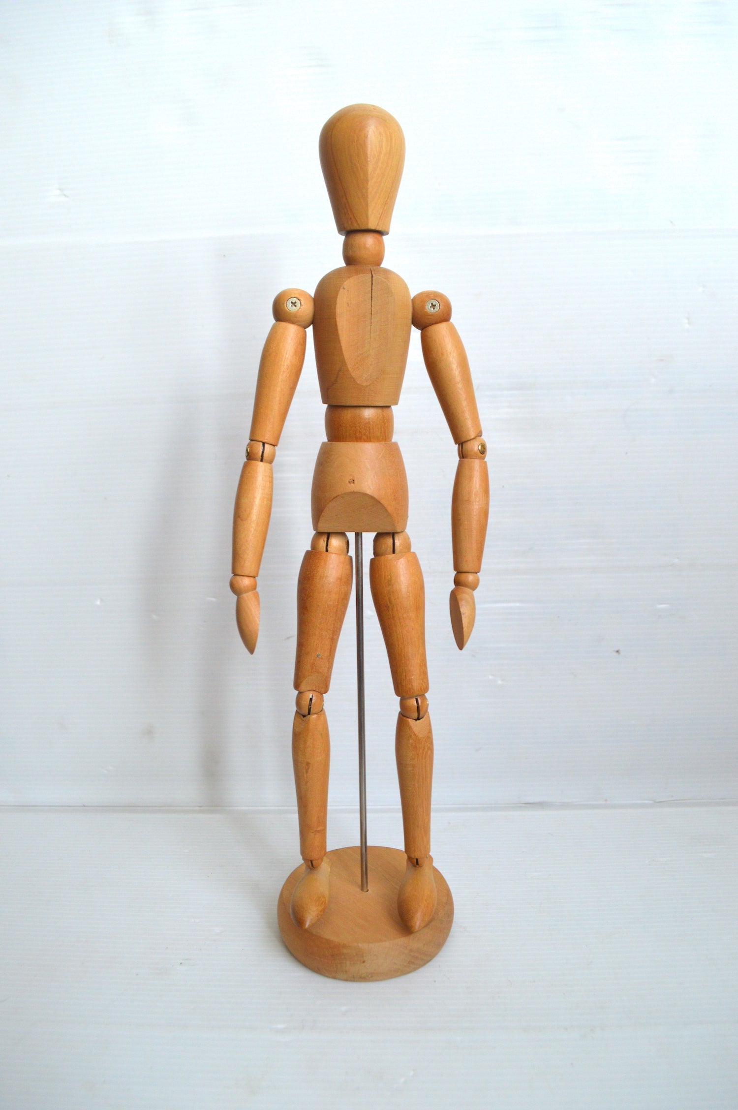 mannequin-articulé-en-bois