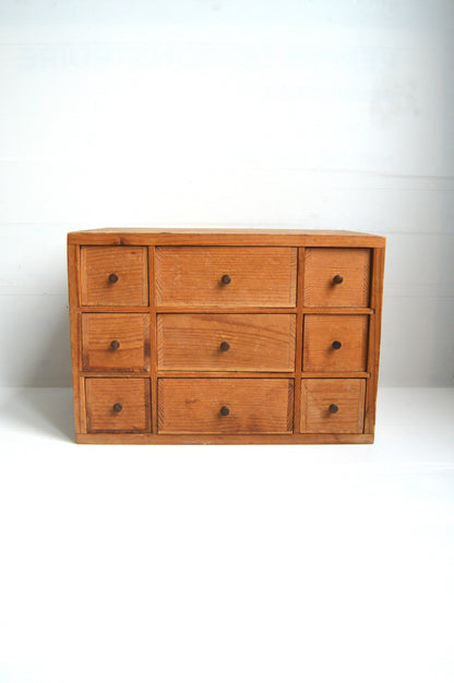 meuble-de-rangement-en-bois