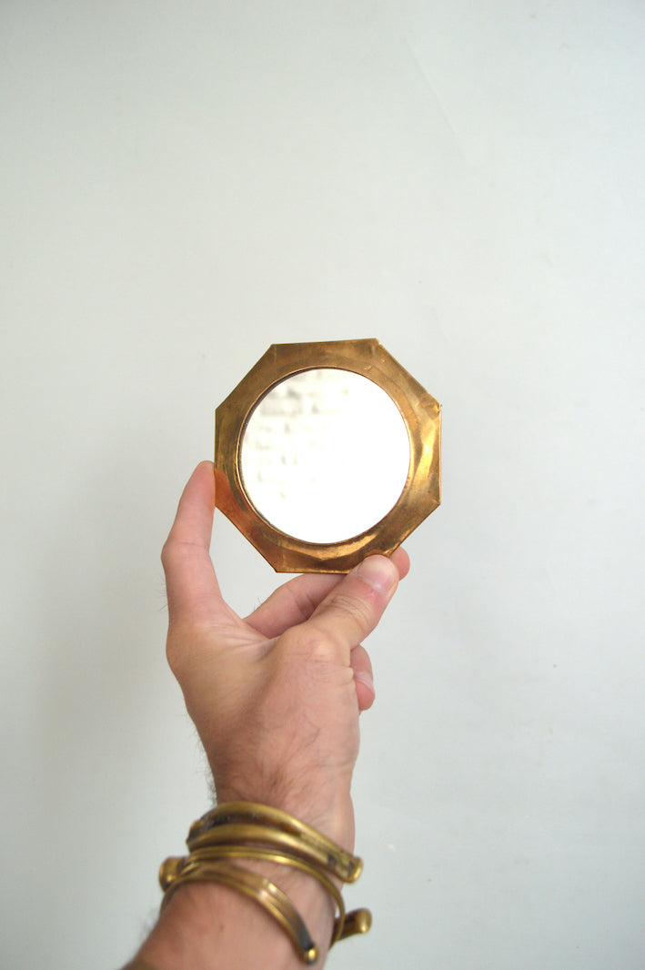 mur de miroirs vintage