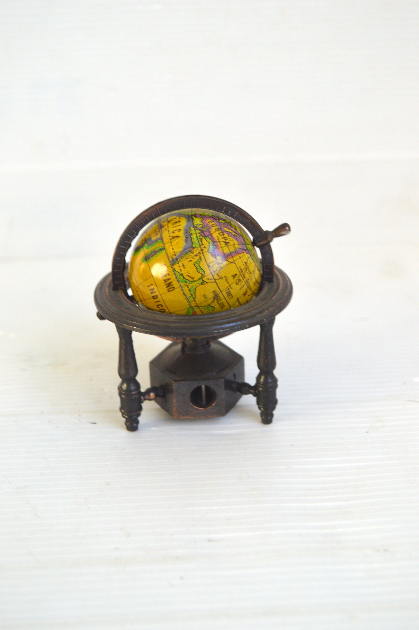 Globe Taille-crayon