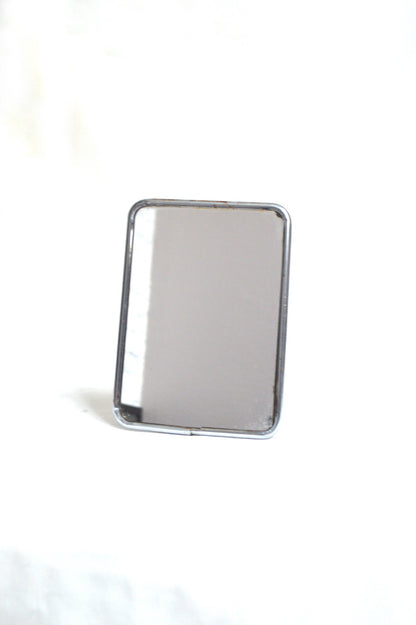 Petit miroir de barbier