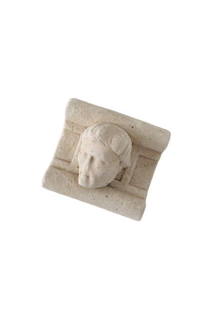 petit-relief-en-pierre