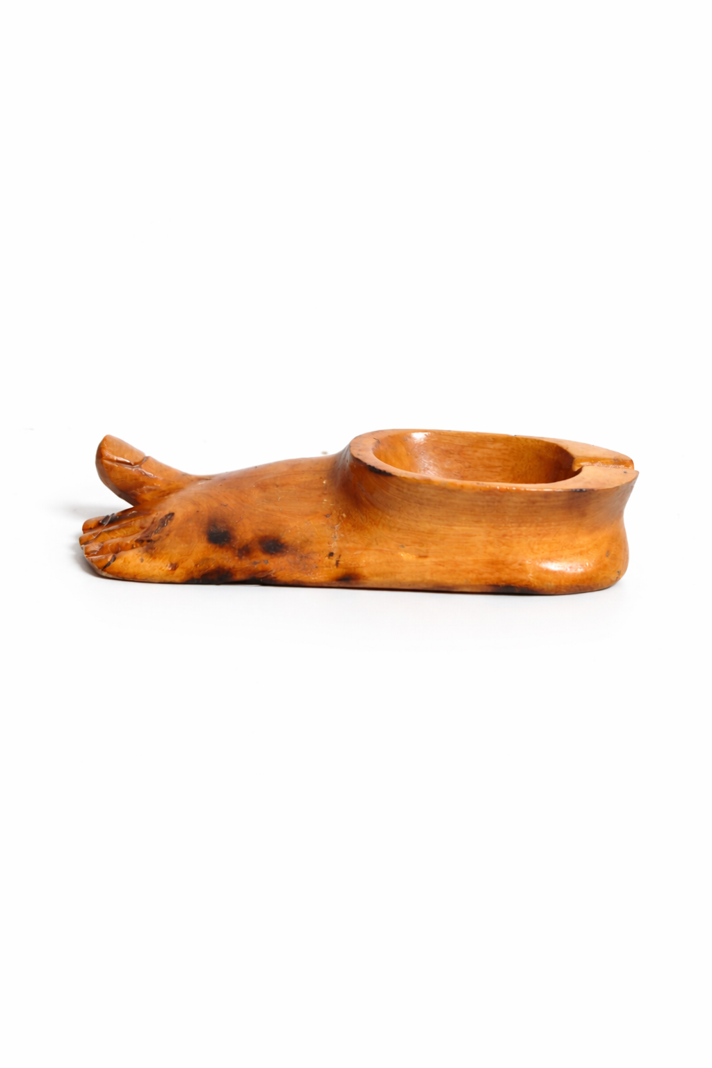 Pied en bois sculpté