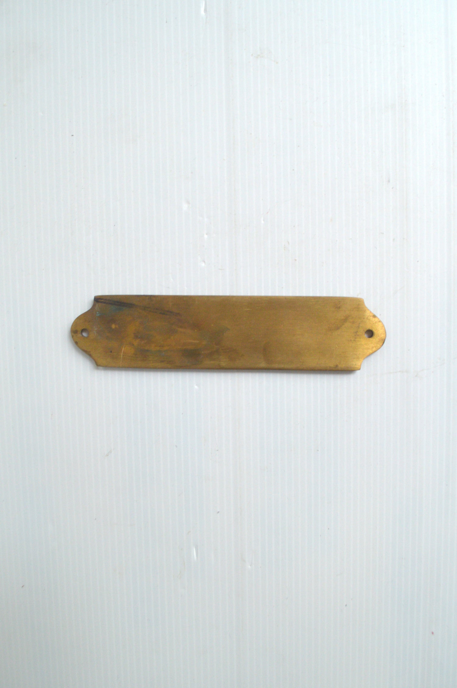 plaque-de-porte-en-laiton