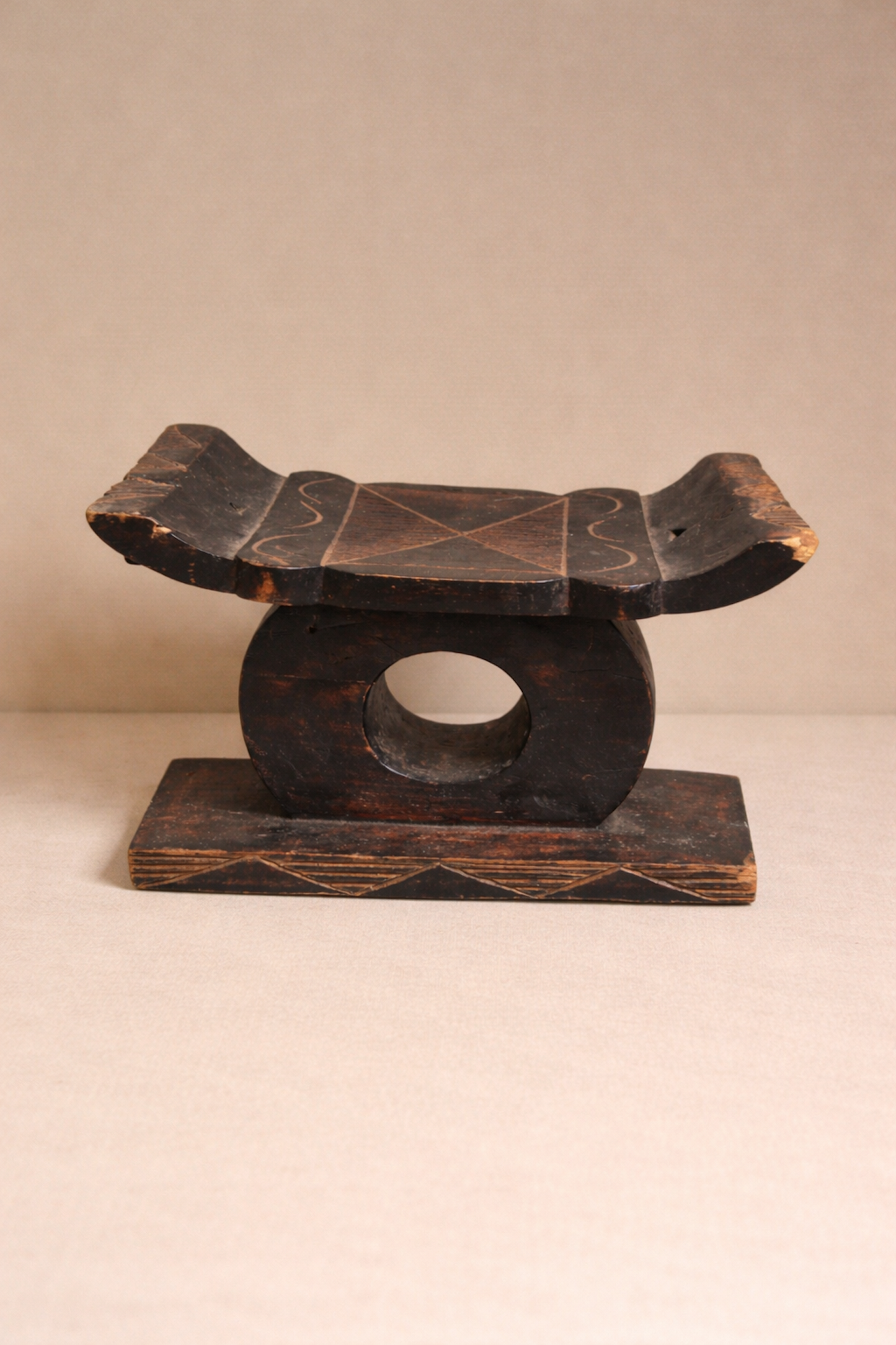 Repose-tête africain en bois