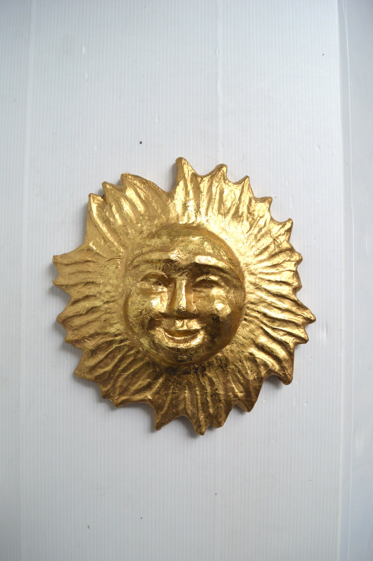 soleil-décoratif-doré