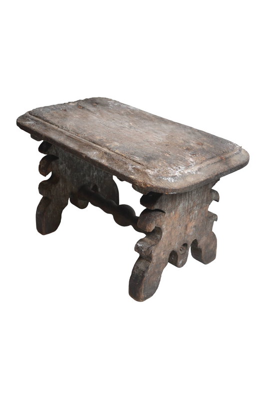 Ancien tabouret en bois